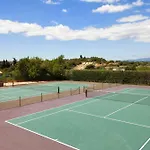 Colina Village Resort