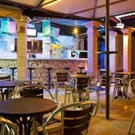 Colina Village 카르보에이루