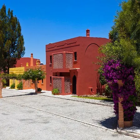 Colina Village