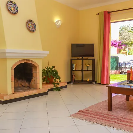 אתר נופש Colina Village קארבואירו