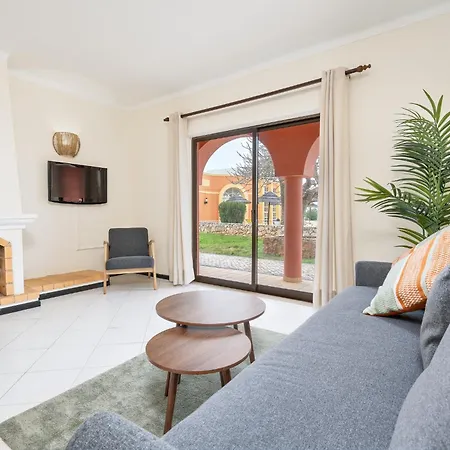 Colina Village אתר נופש 3*