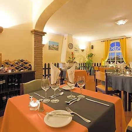 Colina Village 3*