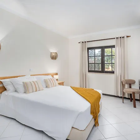אתר נופש Colina Village קארבואירו