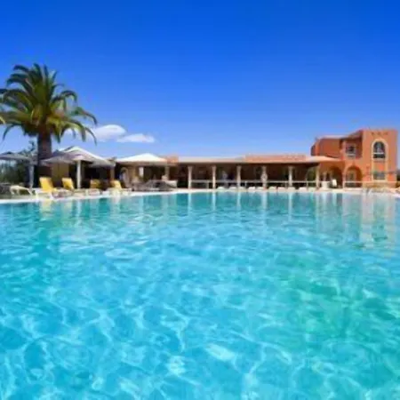 Colina Village 3*