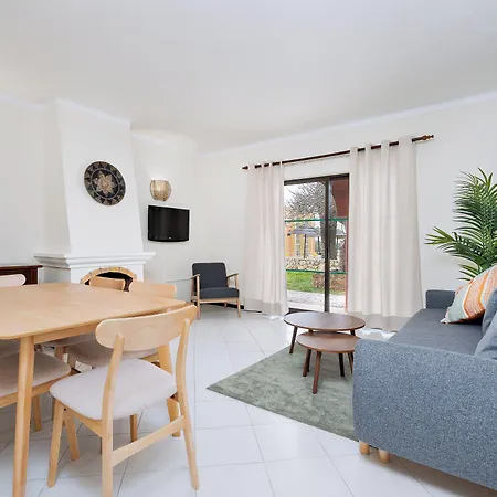 אתר נופש Colina Village 3*
