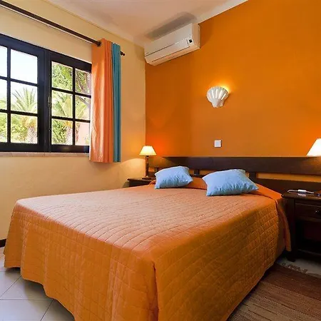 Colina Village 3*