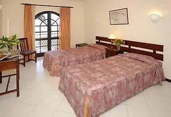 Colina Village 3* Карвоейру