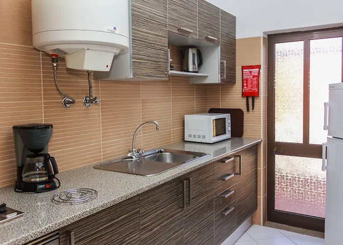Colina Village 3* Карвоейру