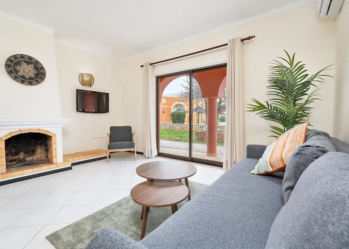 Colina Village Resort 3*