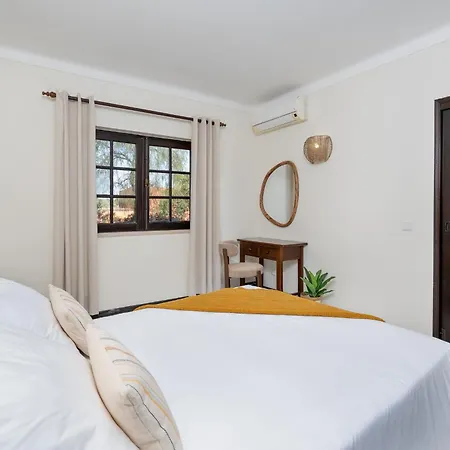 Colina Village 3*
